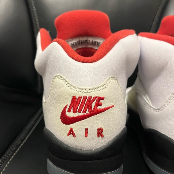 Air Jordan 5 Retro GS Fire Red - Picture 5 of 11